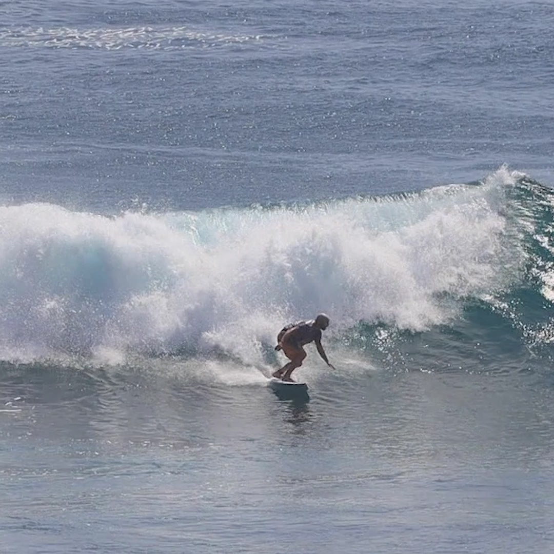 Load video: Raglan Surf Report Grip